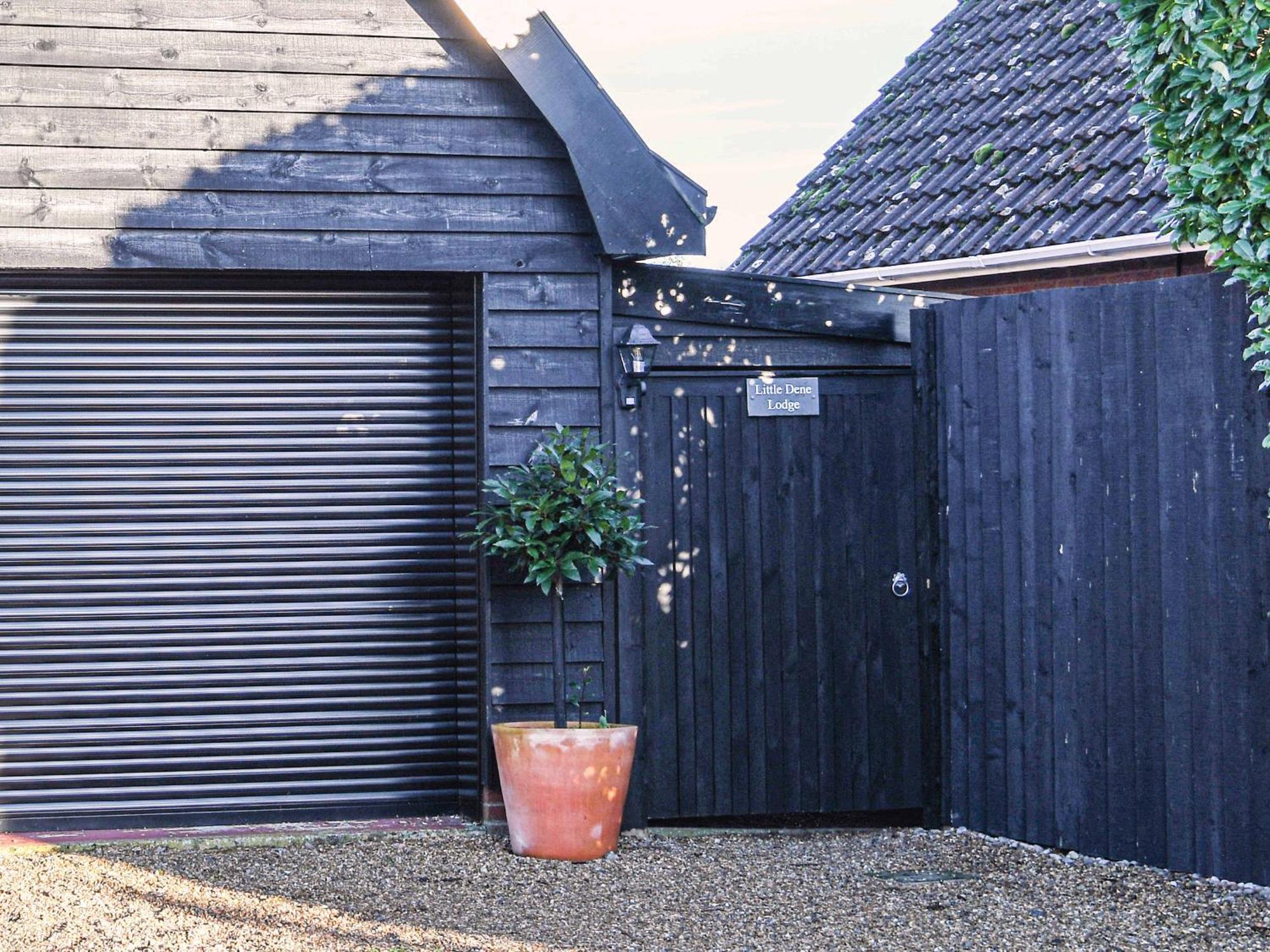 Little Dene Lodge By The Suffolk Cottage Collection Pakenham Экстерьер фото